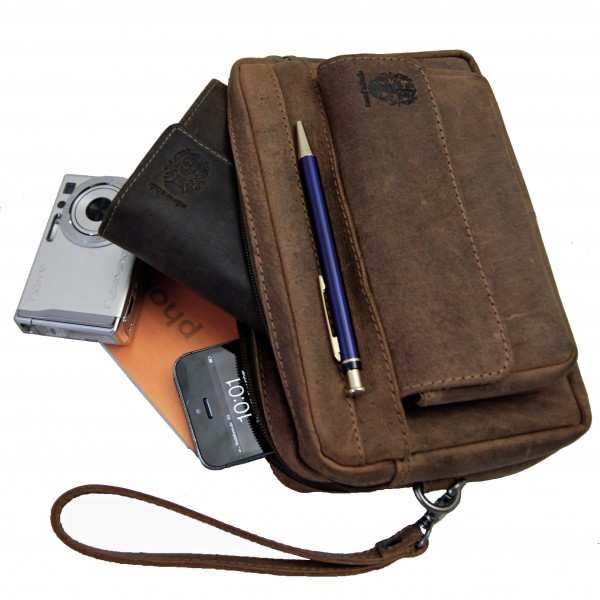 Handgelenktasche aus Grassland-Leder - Baron of Maltzahn Handgelenktasche aus Grassland-Leder - Baron of Maltzahn