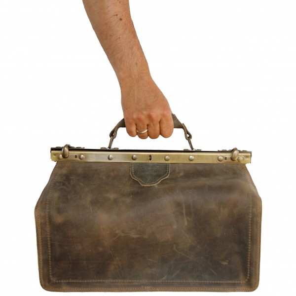 Umhängetasche Pettenkofer mit Henkel Umhängetasche Pettenkofer mit Henkel